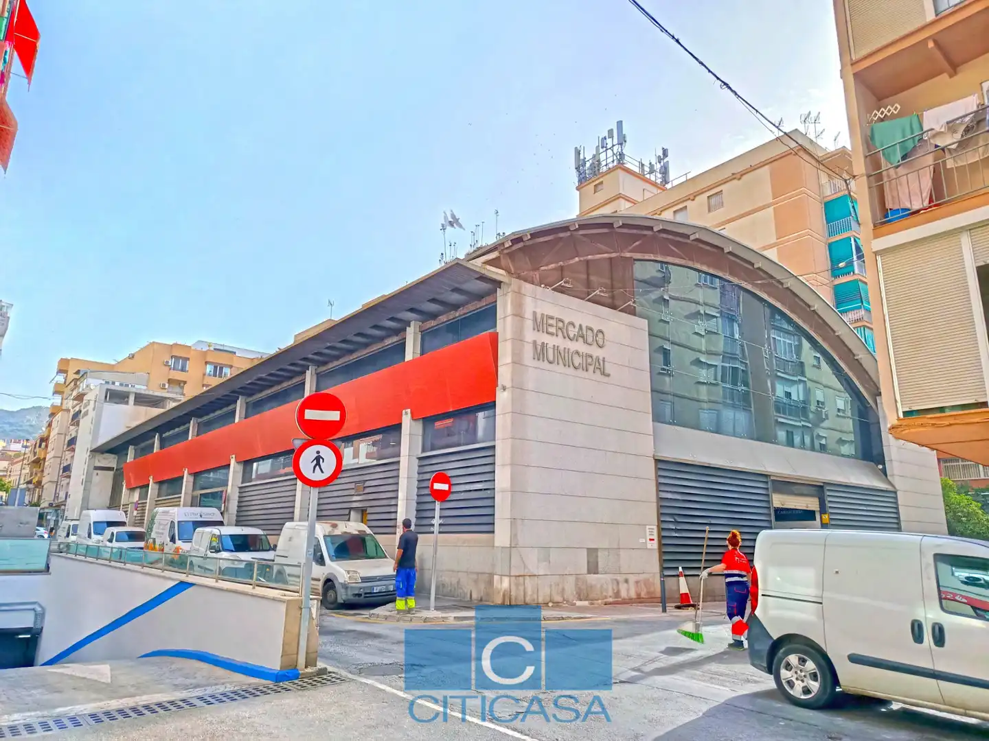 Vista exterior de Casa o xalet en venda en Málaga amb Terrassa i Balcó