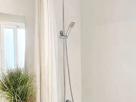 Bany de Pis en venda en  Madrid Capital amb Aire condicionat i Balcó