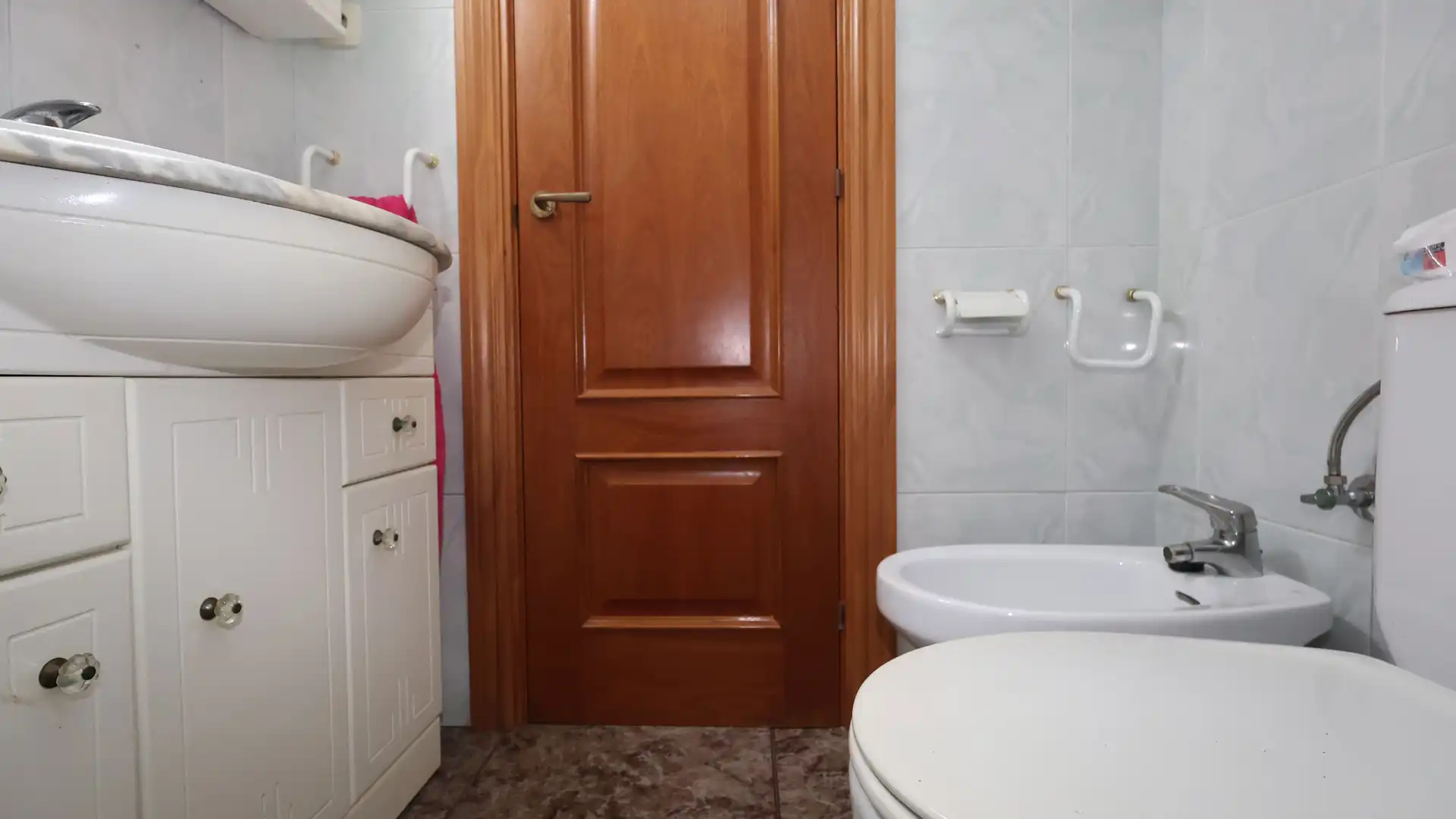 Bathroom of Flat for sale in L'Hospitalet de Llobregat  with Balcony