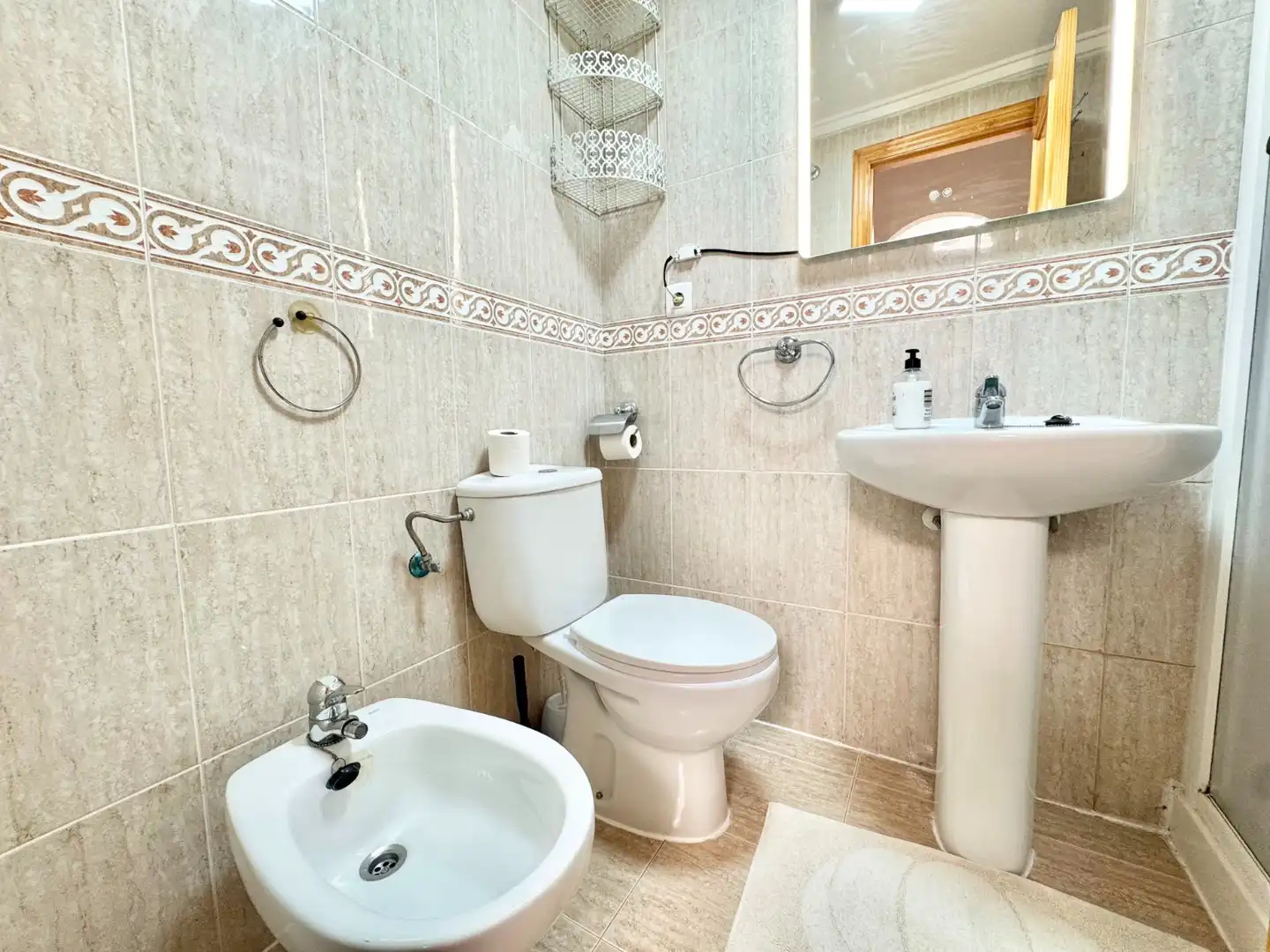 Badezimmer von Wohnungen zur Miete in Torrevieja mit Klimaanlage, Möbliert und Waschmaschine
