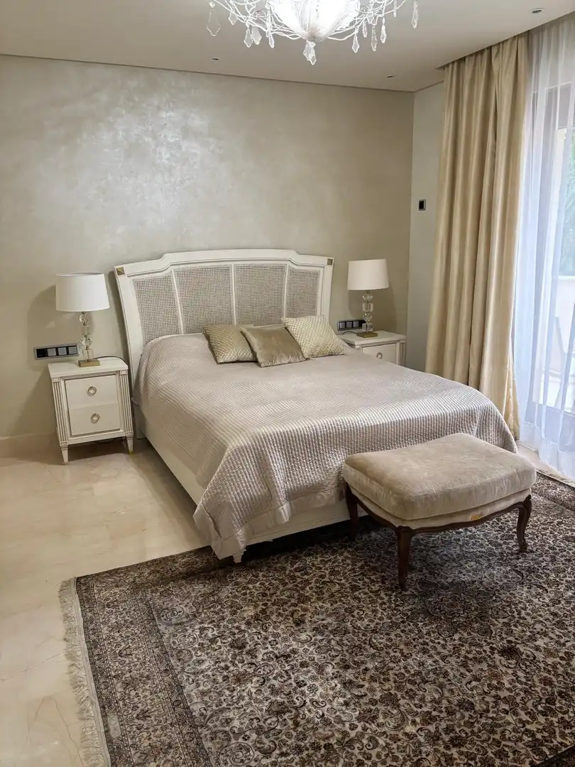 Dormitori de Àtic de lloguer en Marbella amb Aire condicionat, Terrassa i Piscina