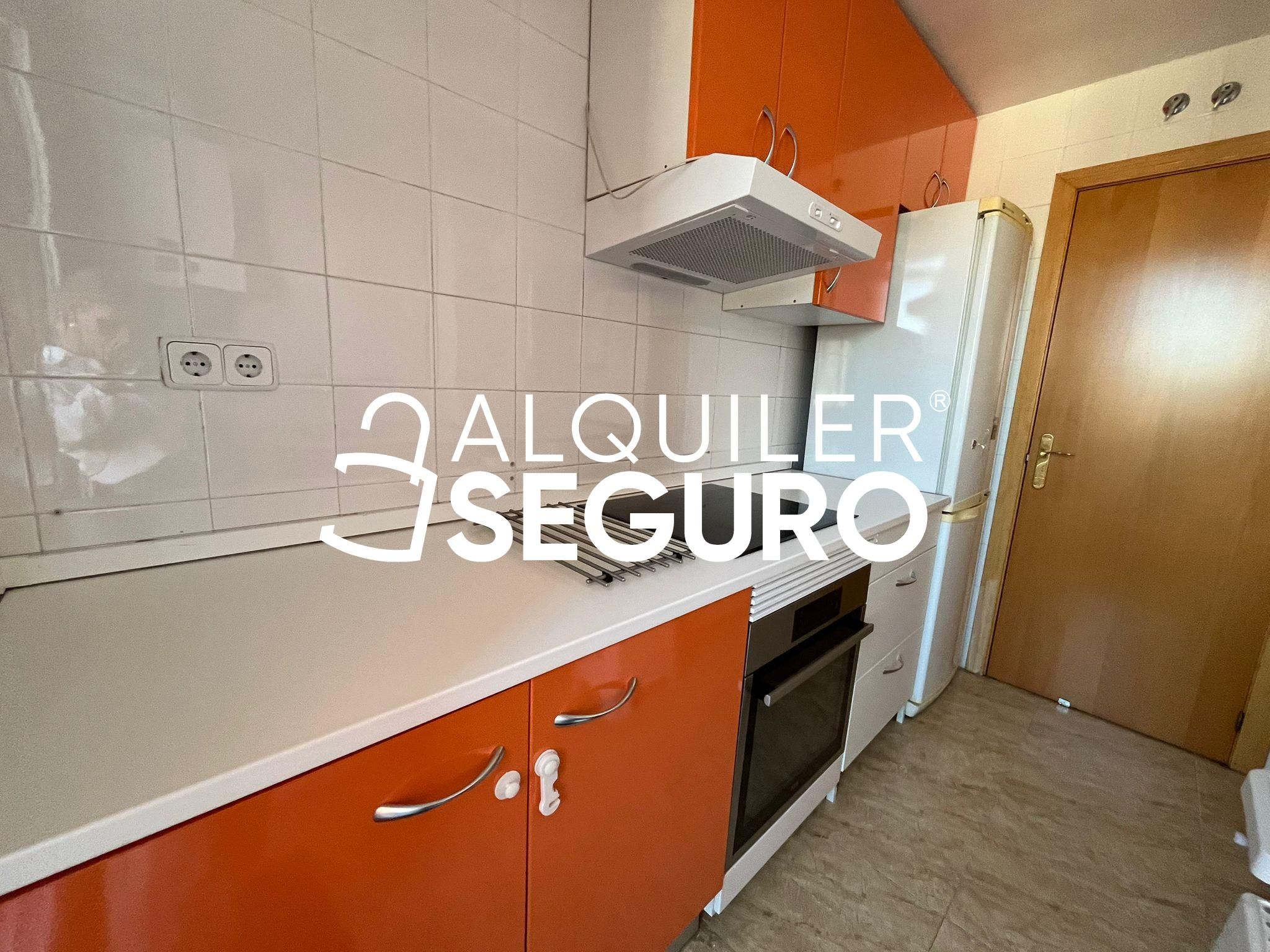 Kitchen of Flat to rent in  Madrid Capital  with Air Conditioner, Heating and Terrace