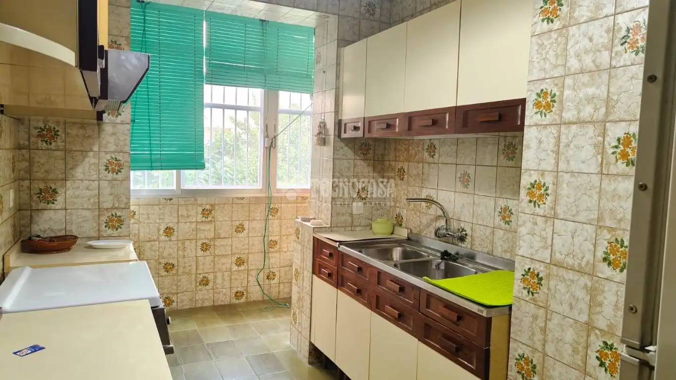 Kitchen of Flat for sale in Sevilla
