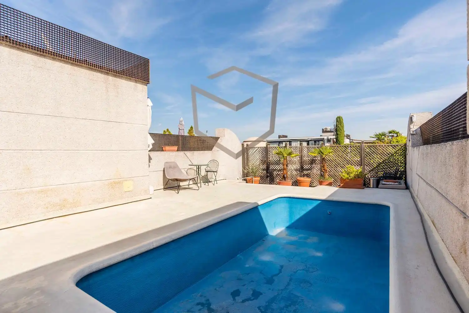 Piscina de Dúplex en venda en Madrid amb Aire condicionat, Calefacció i Terrassa