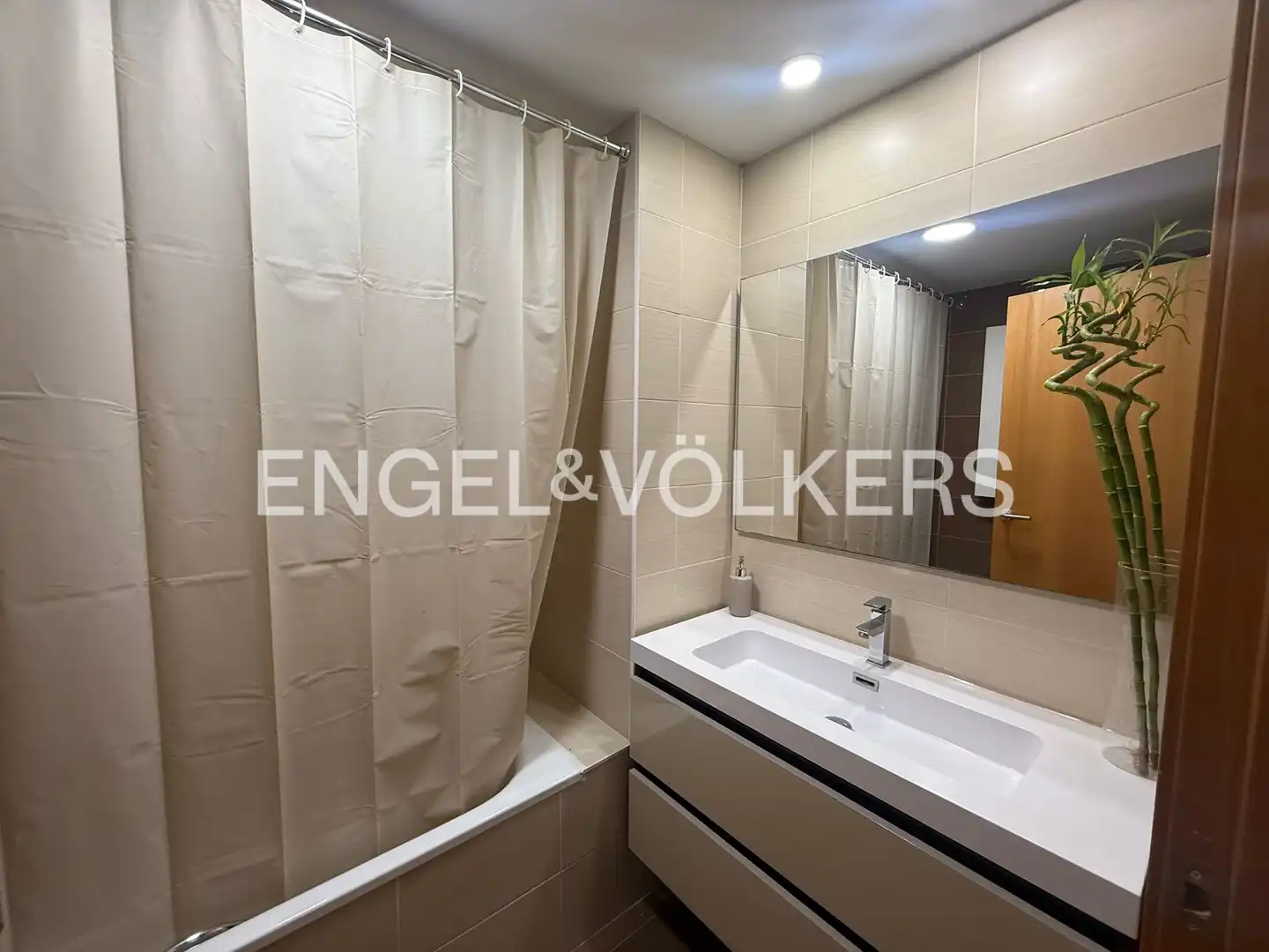Bathroom of Flat for rent in Paiporta  with Air Conditioner and Heating