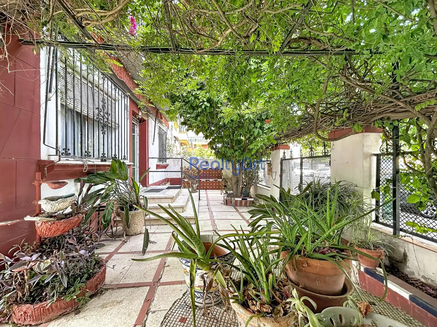 Terrassa de Planta baixa en venda en Sevilla amb Aire condicionat i Jardí privat