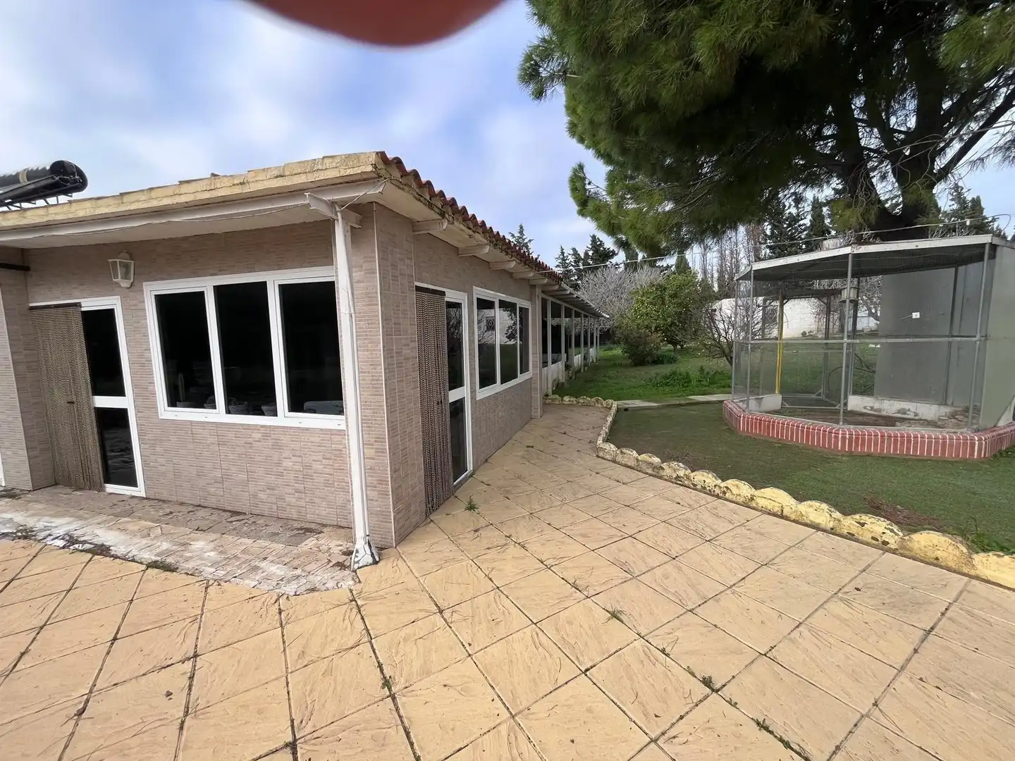 Vista exterior de Casa o chalet en venta en Chiclana de la Frontera con Aire acondicionado, Jardín privado y Parquet