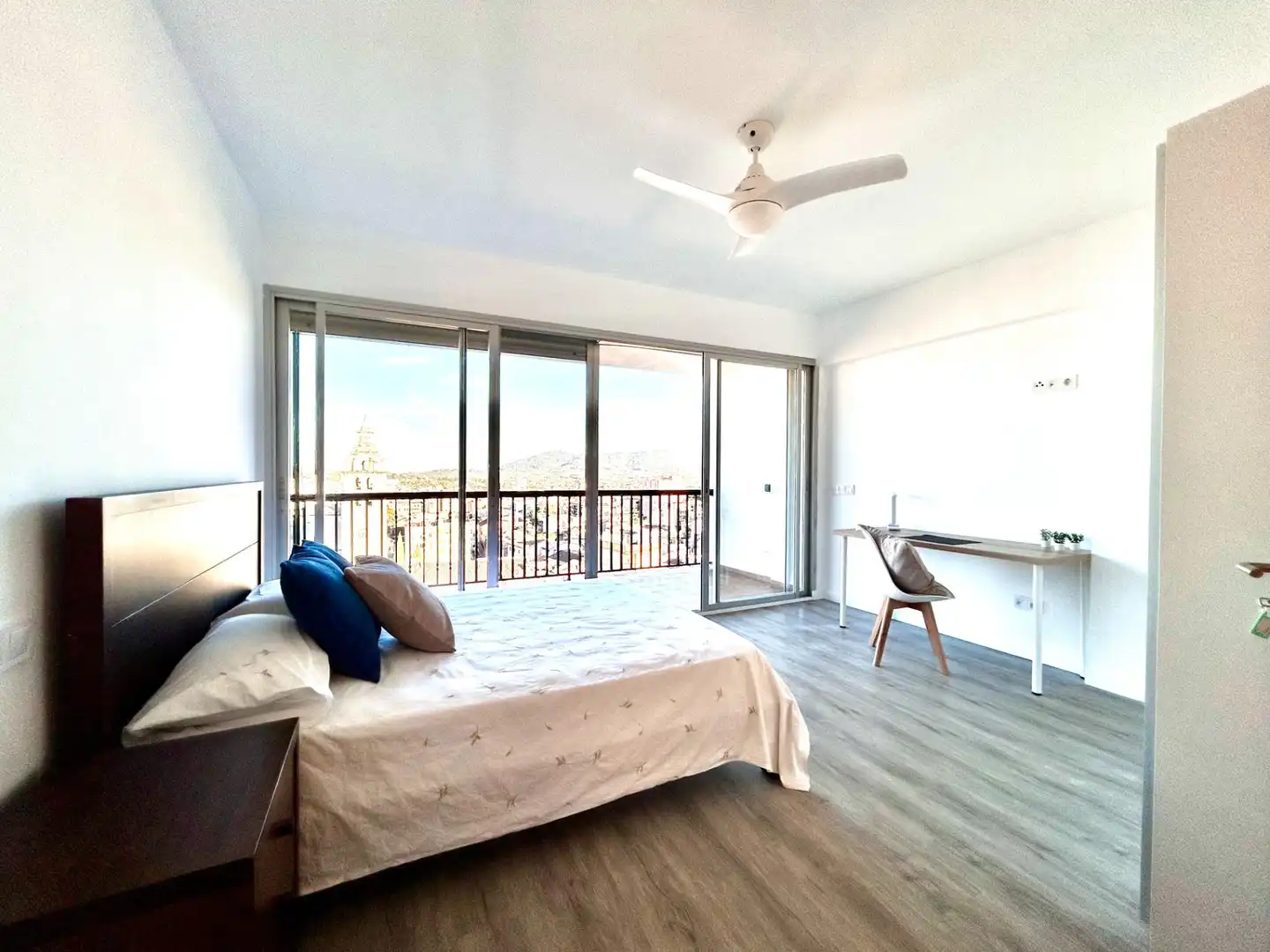 Bedroom of Flat for share in Inca  with Parquet flooring, Terrace and Furnished
