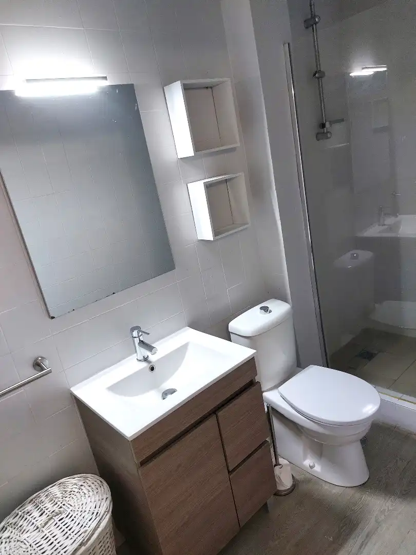 Bathroom of Flat for sale in Carcaboso  with Air Conditioner, Parquet flooring and Balcony