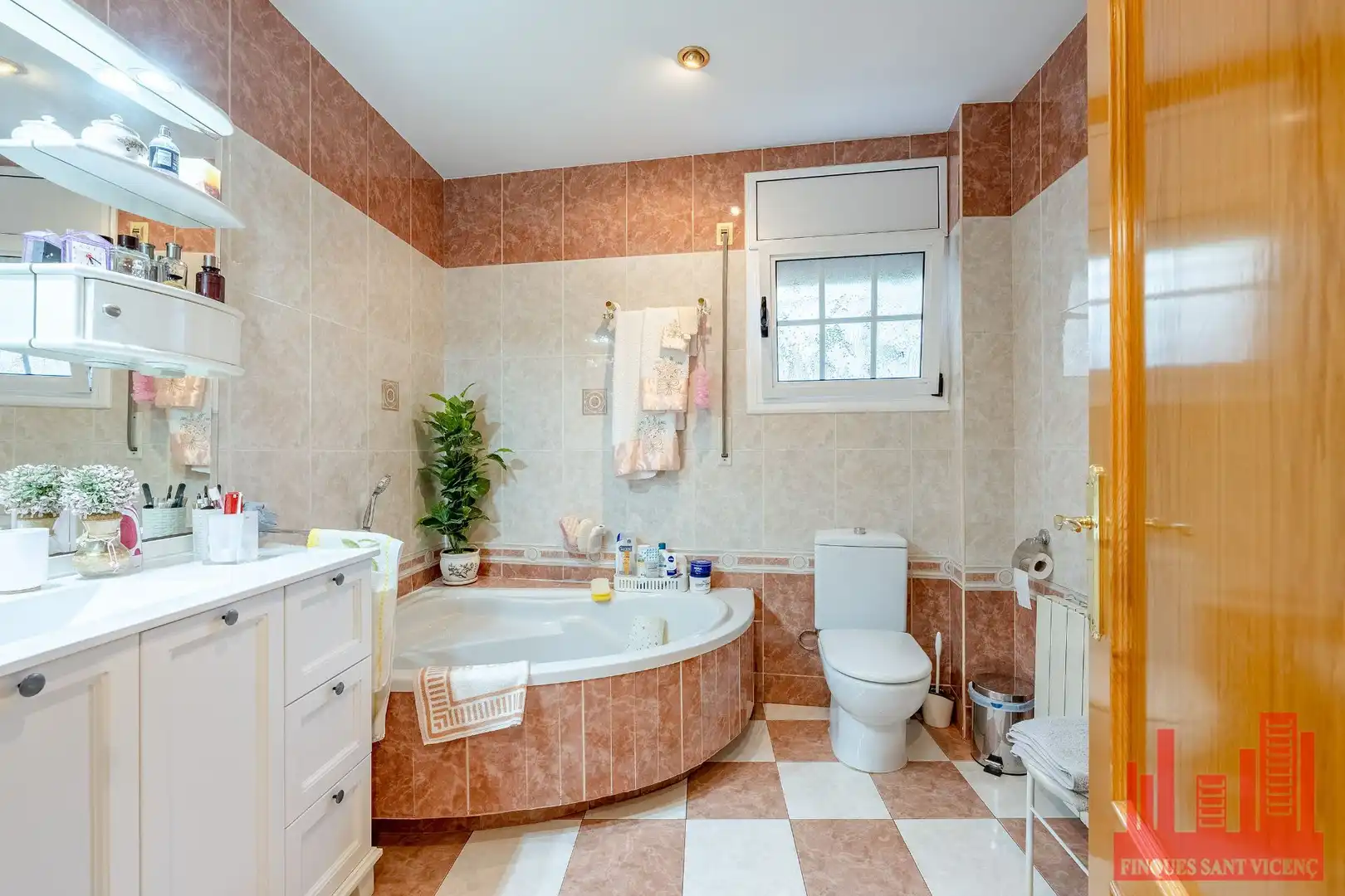 Baño de Casa o chalet en venta en Sant Vicenç Dels Horts con Aire acondicionado, Calefacción y Terraza