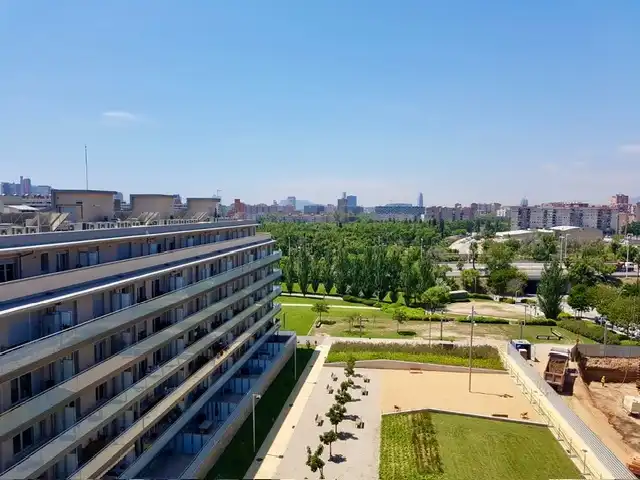 Vista exterior de Àtic de lloguer en Sant Adrià de Besòs amb Aire condicionat, Calefacció i Parquet