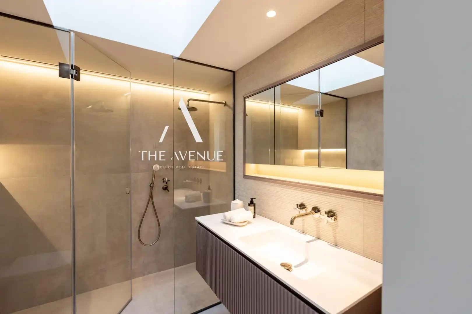 Bathroom of Houses for sale in Pozuelo de Alarcón  with Heating and Swimming Pool