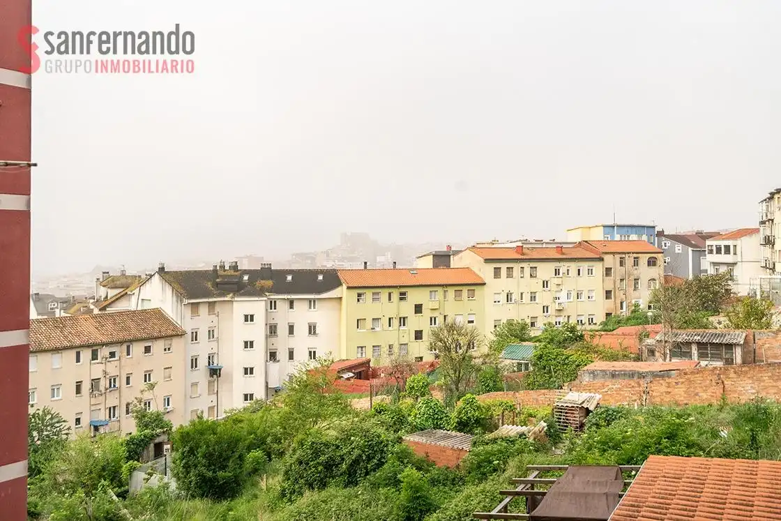 Vista exterior de Piso en venta en Santander con Calefacción
