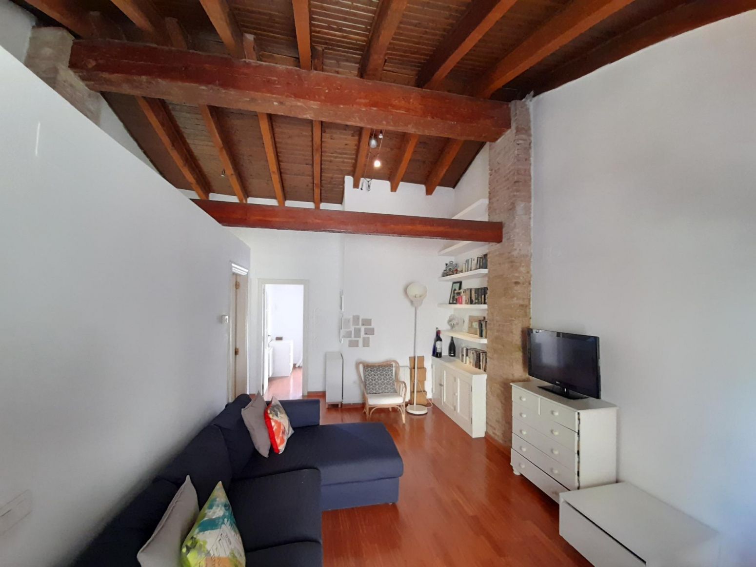 Living room of Flat for sale in  Valencia Capital  with Air Conditioner, Furnished and Balcony