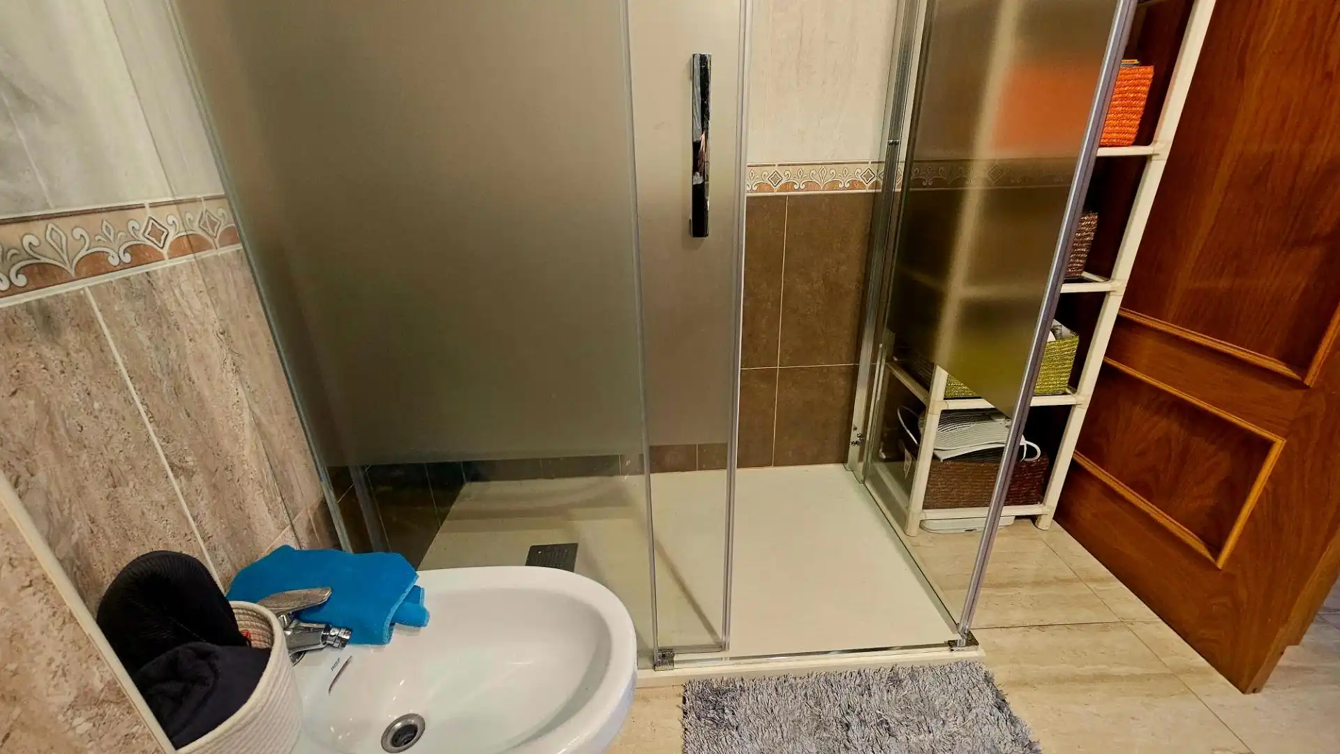 Baño de Piso de alquiler en Cunit con Aire acondicionado, Terraza y Amueblado