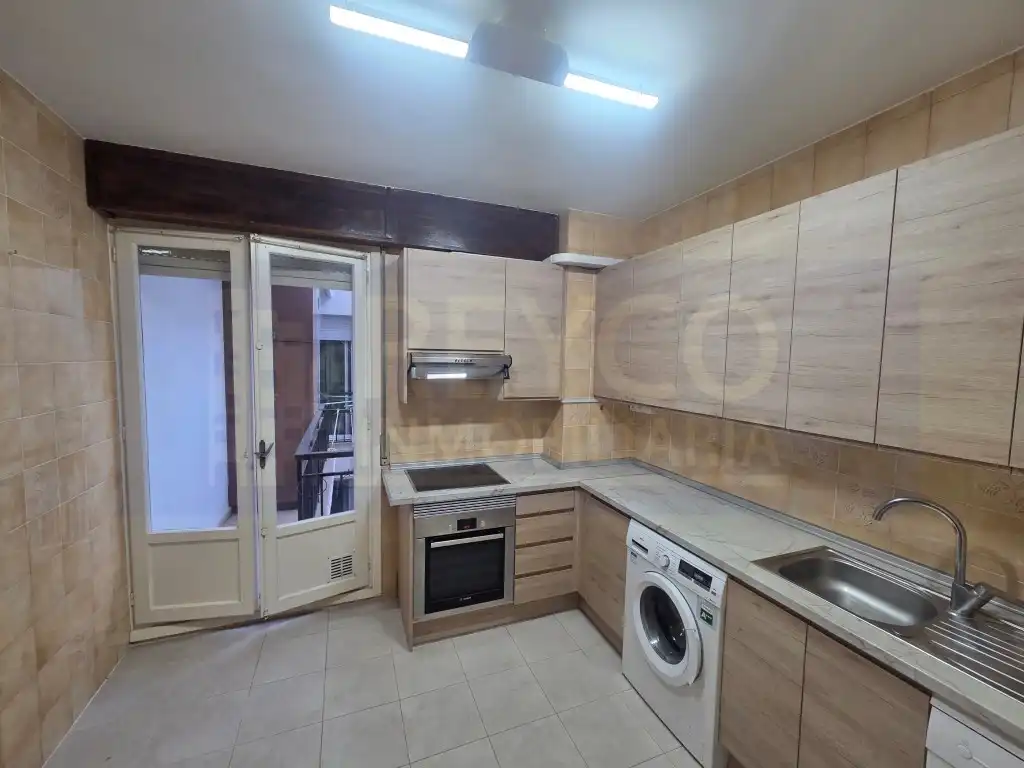 Piso con ascensor en venta en Avenida Perez Galdos, imagen 3