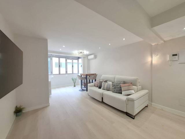 Piso en Alquiler en Calle Albarracín en Simancas