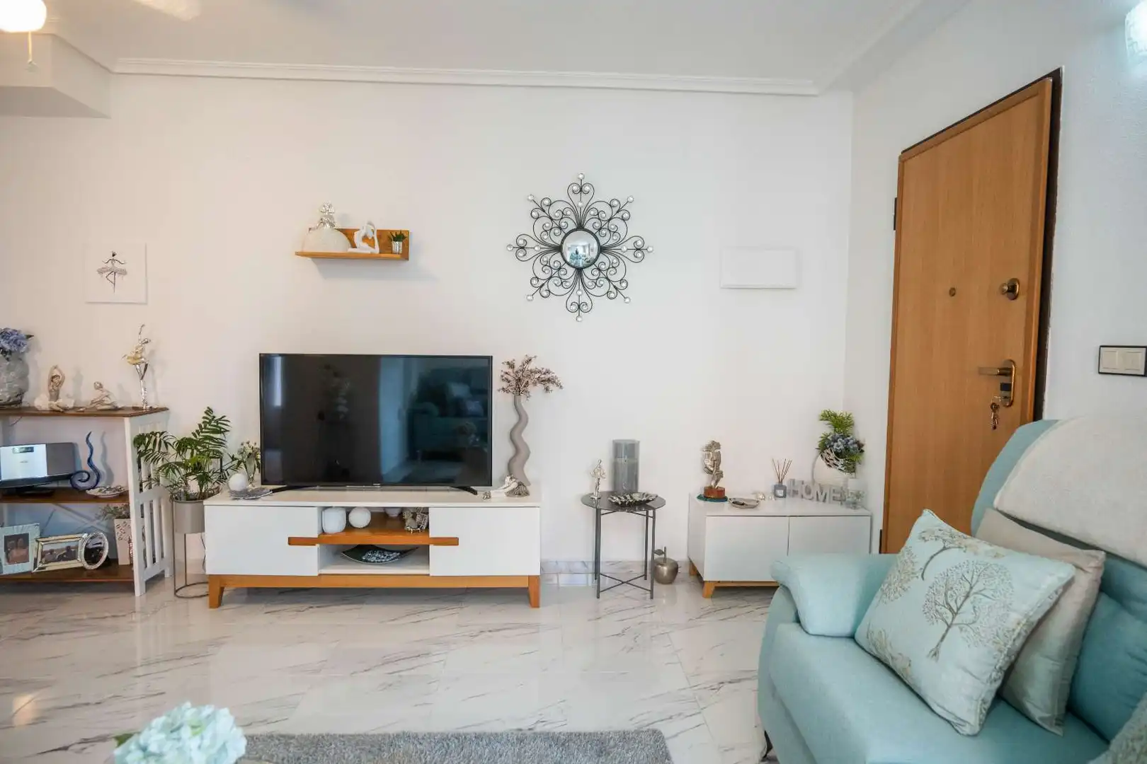 Sala d'estar de Casa adosada en venda en Los Montesinos amb Aire condicionat, Jardí privat i Terrassa