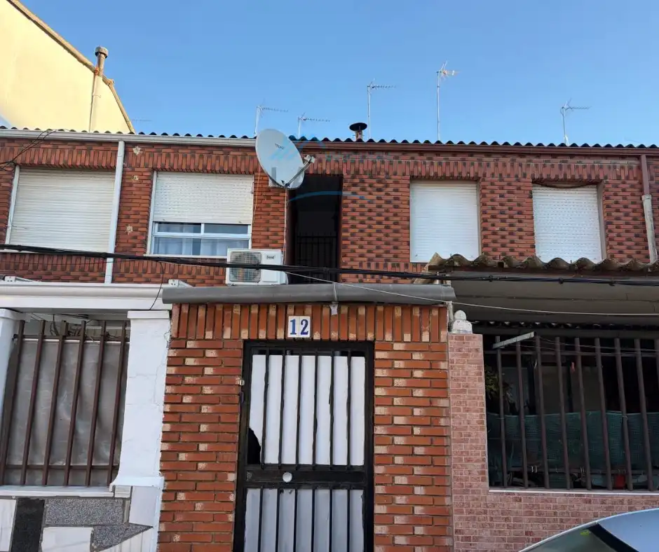 Exterior view of Flat for sale in Talayuela  with Air Conditioner, Furnished and Oven