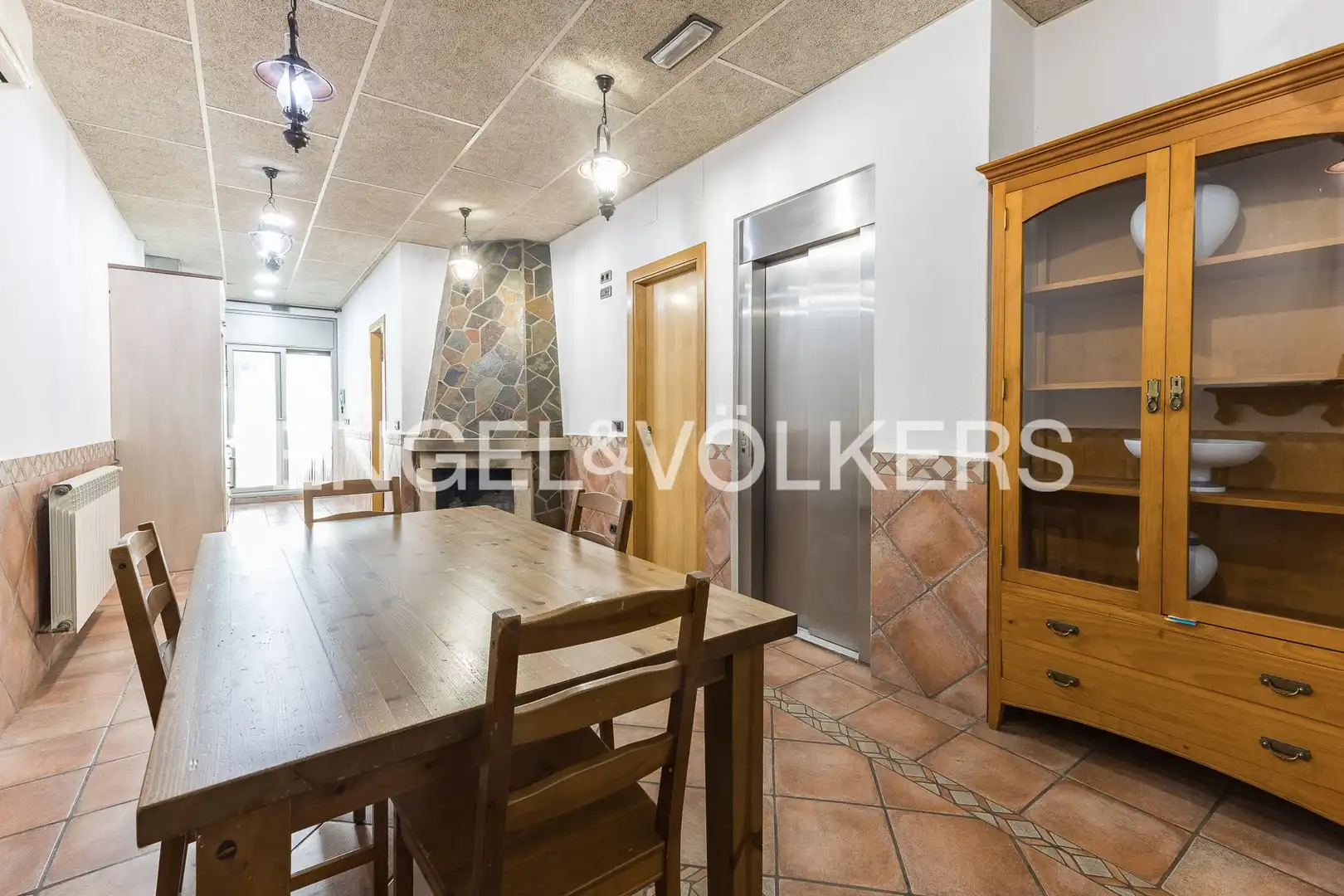 Comedor de Casa o chalet en venta en El Prat de Llobregat con Aire acondicionado, Calefacción y Jardín privado