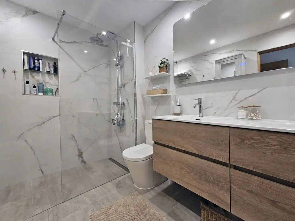Baño de Apartamento en venta en Benalmádena con Aire acondicionado, Jardín privado y Terraza