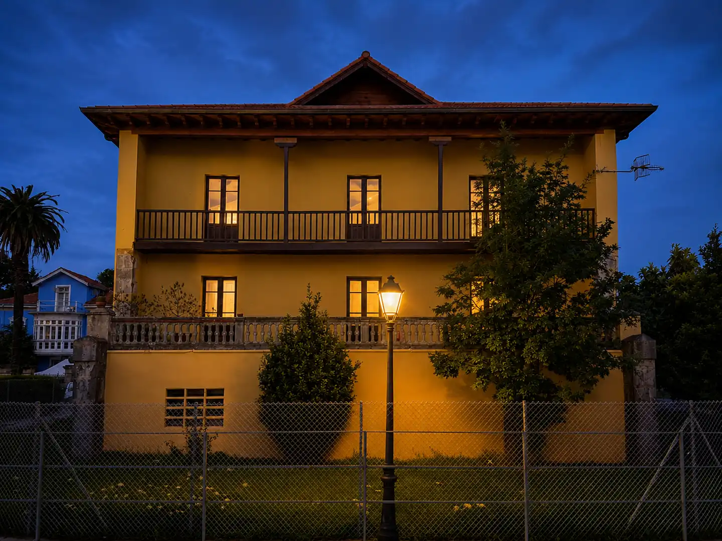 Vista exterior de Casa o xalet en venda en Bárcena de Cicero amb Calefacció, Jardí privat i Parquet