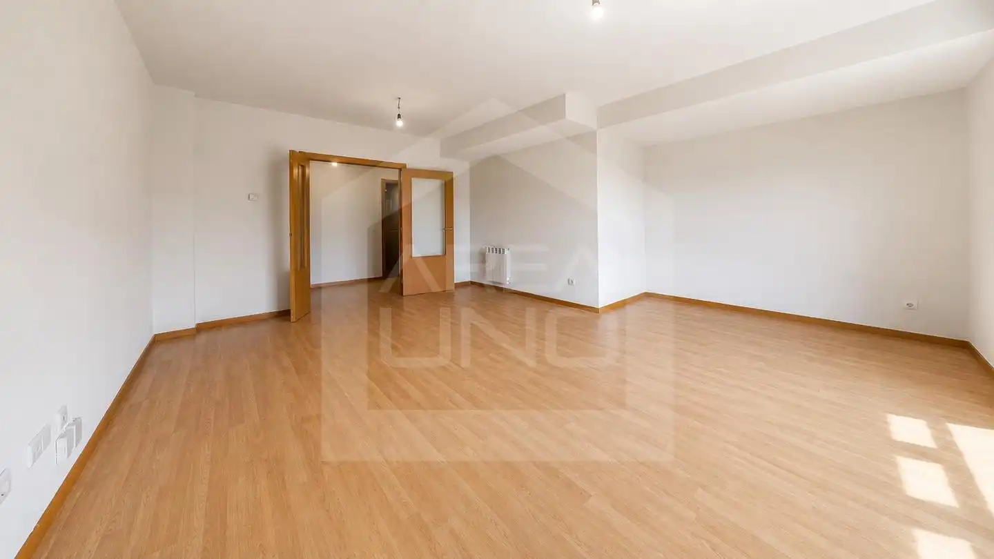 Living room of Flat for rent in Móstoles  with Air Conditioner, Heating and Storage room