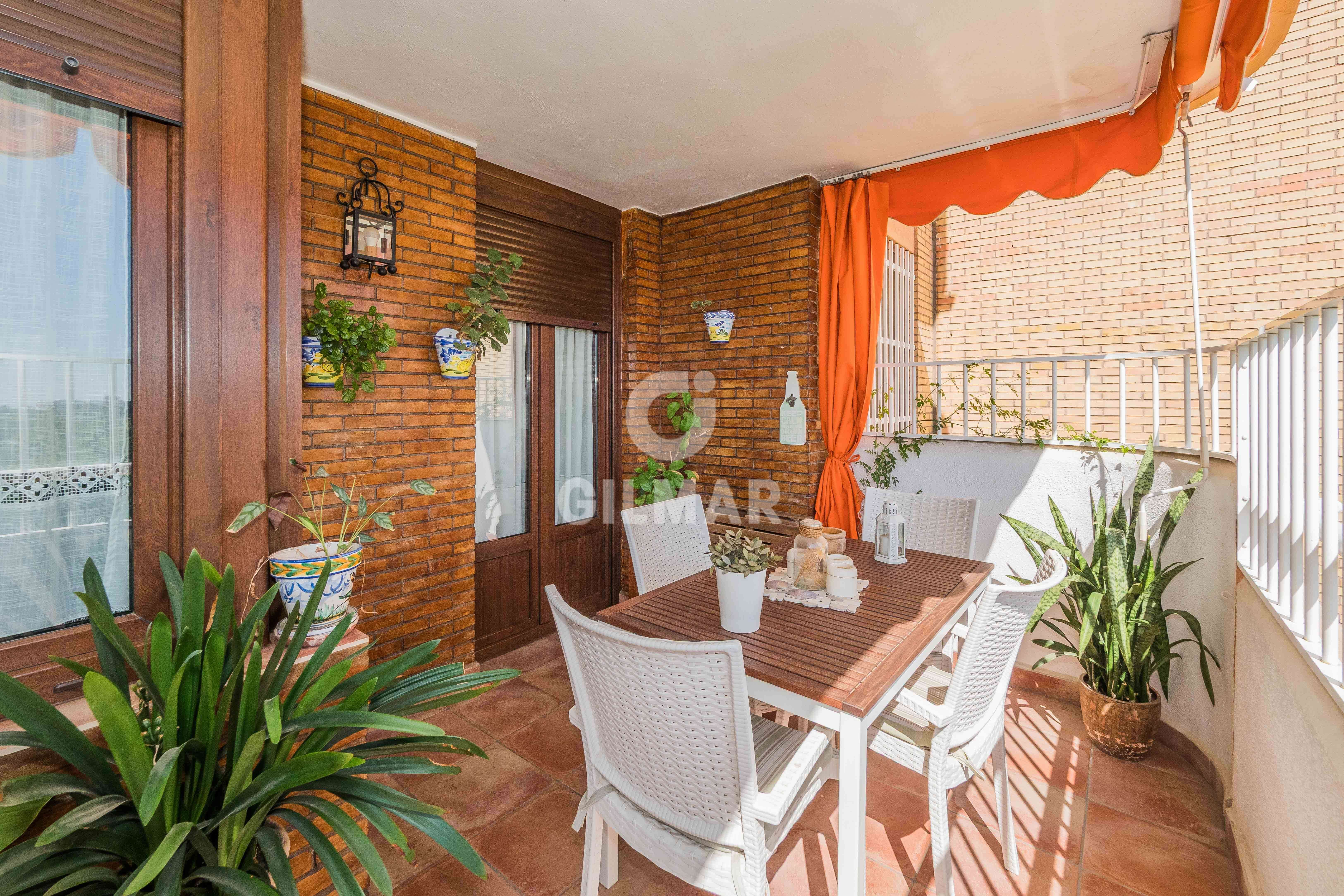 Terrassa de Pis en venda en  Sevilla Capital amb Calefacció, Jardí privat i Balcó