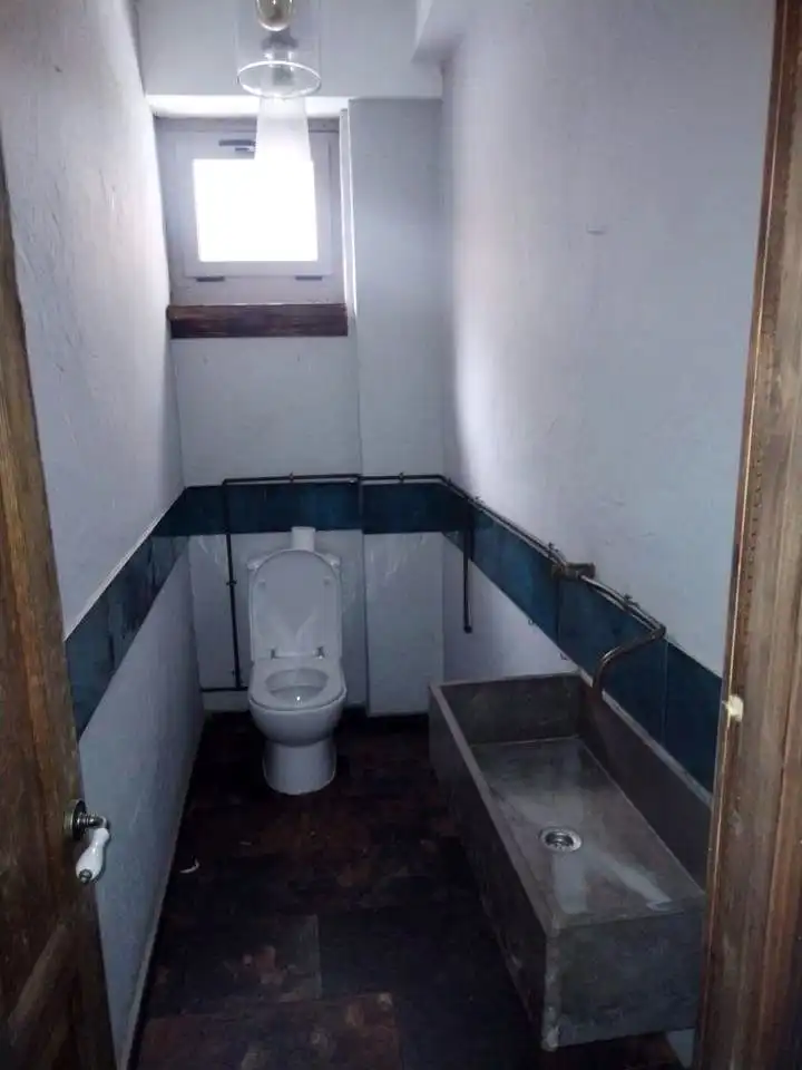 Bany de Local de lloguer en Gijón 