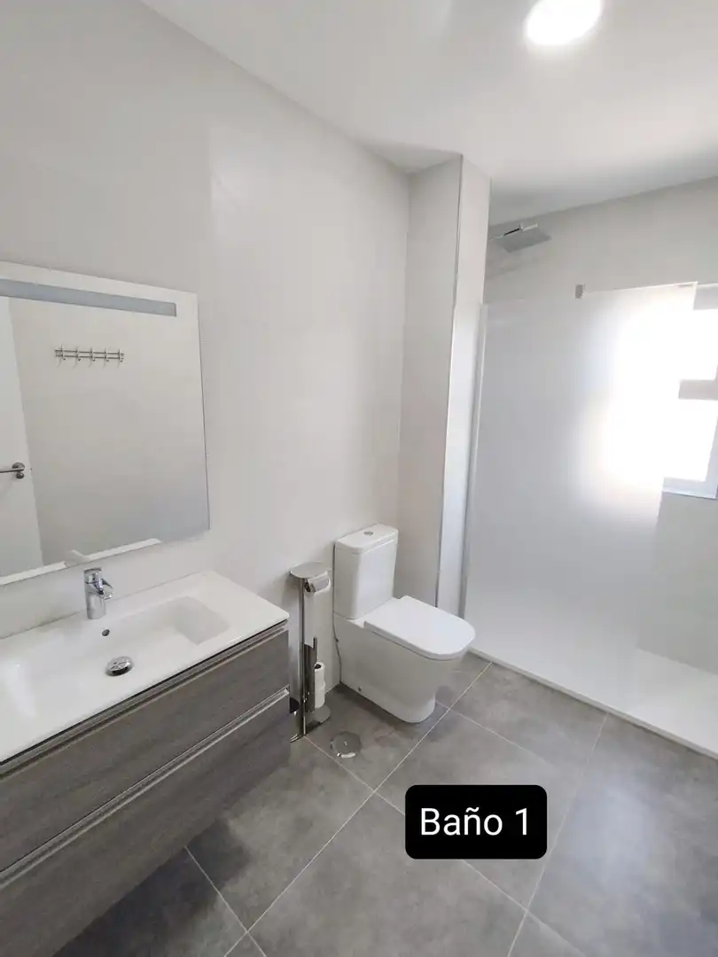 Baño de Piso para compartir en Murcia con Aire acondicionado, Terraza y Amueblado