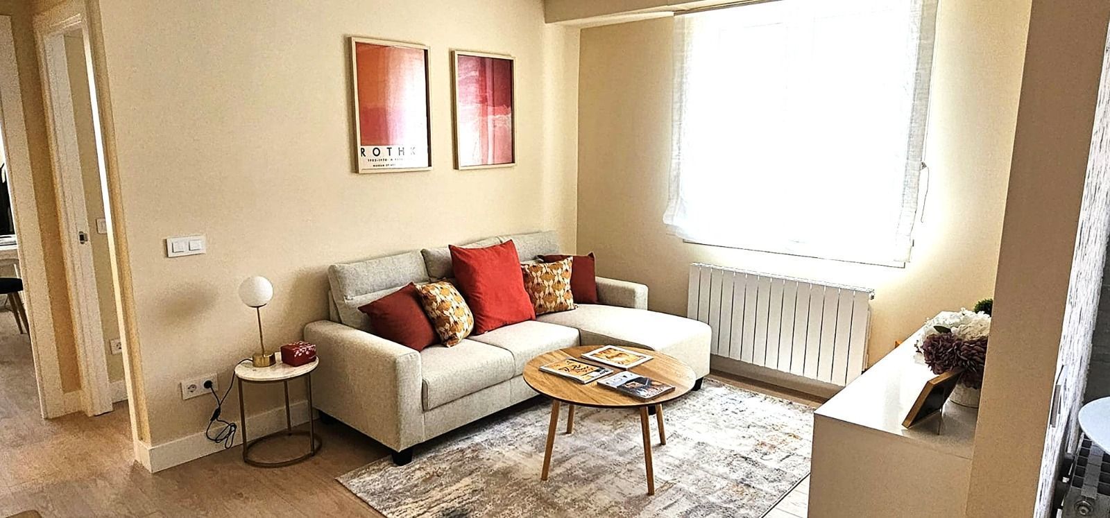 Living room of Flat for sale in Bilbao   with Heating, Terrace and Furnished