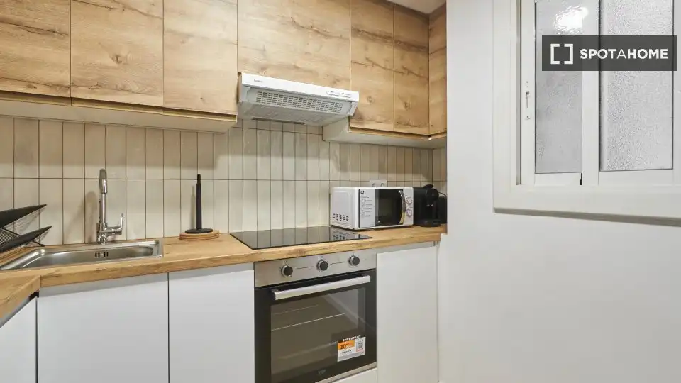 Flat with terrace to rent in Ciutat Vella, imagen 5