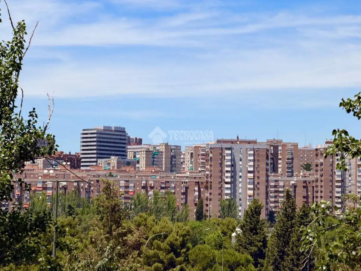 Außenansicht von Wohnung zum Verkauf in Madrid mit Klimaanlage, Heizung und Terrasse