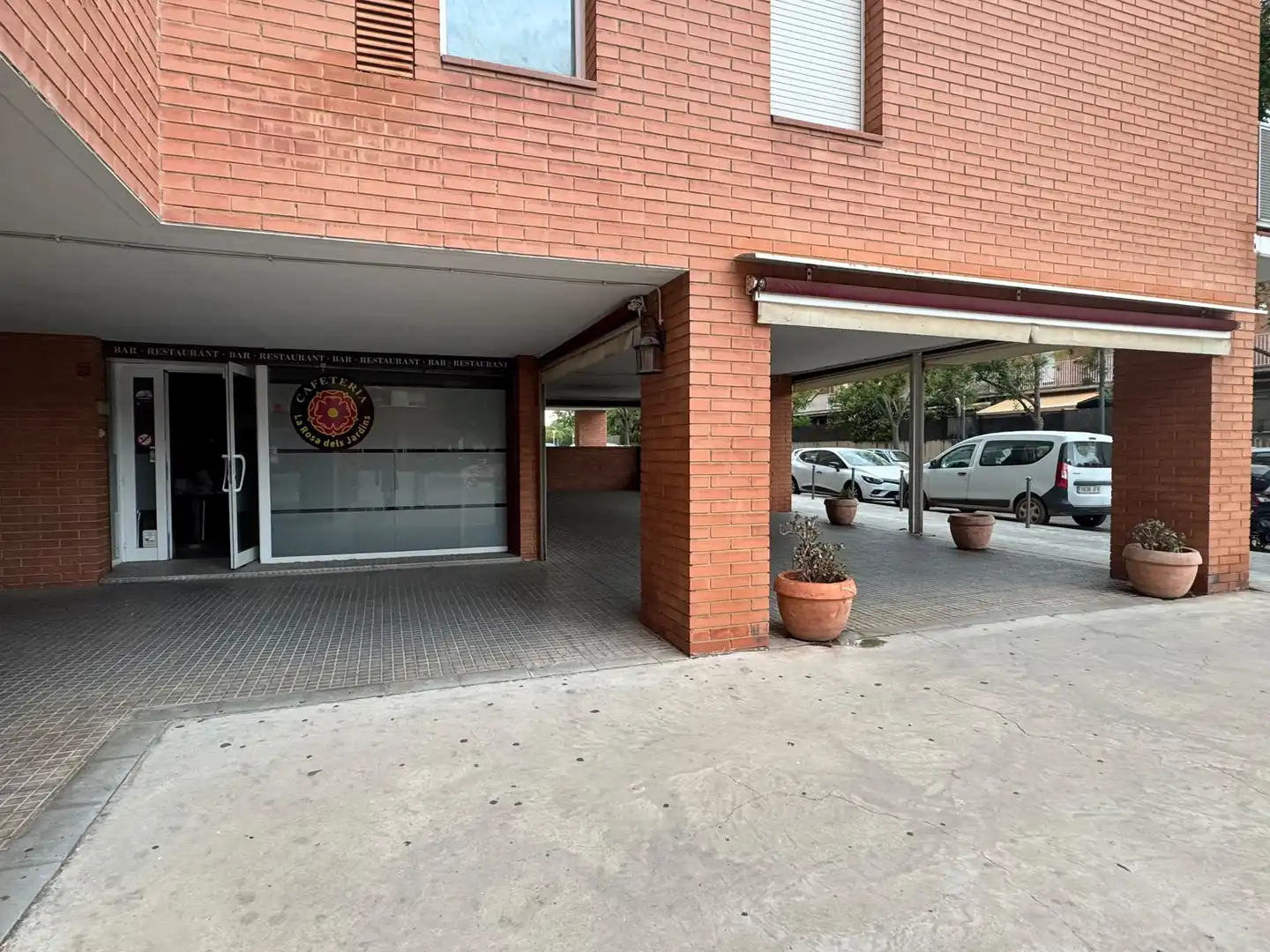 Local comercial en traspaso en de Teresa Pàmies i Bertran 6, imagen 2