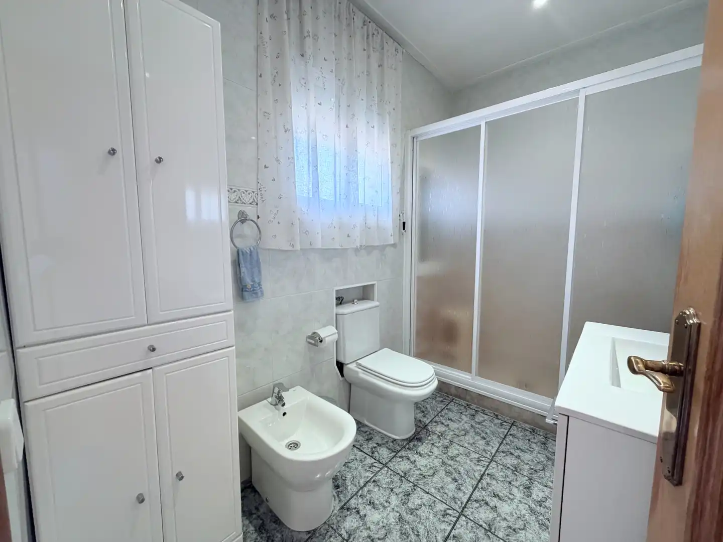 Bathroom of Houses for sale in Terrassa  with Air Conditioner, Heating and Private garden