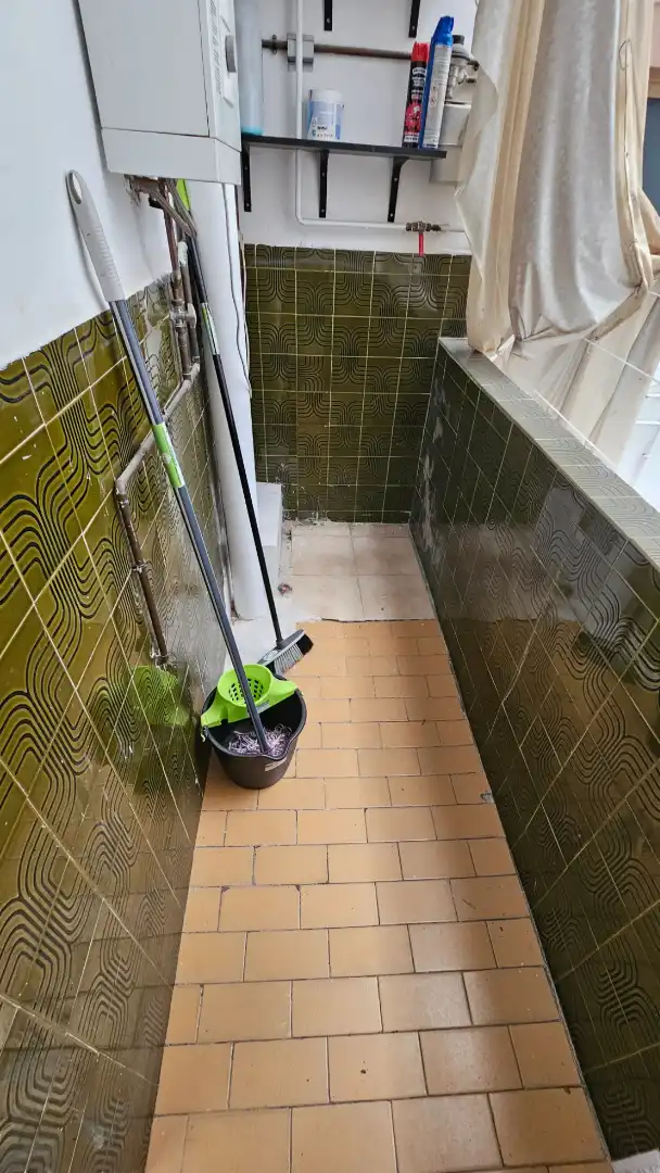 Baño de Piso en venta en Santa Coloma de Gramenet con Aire acondicionado y Horno