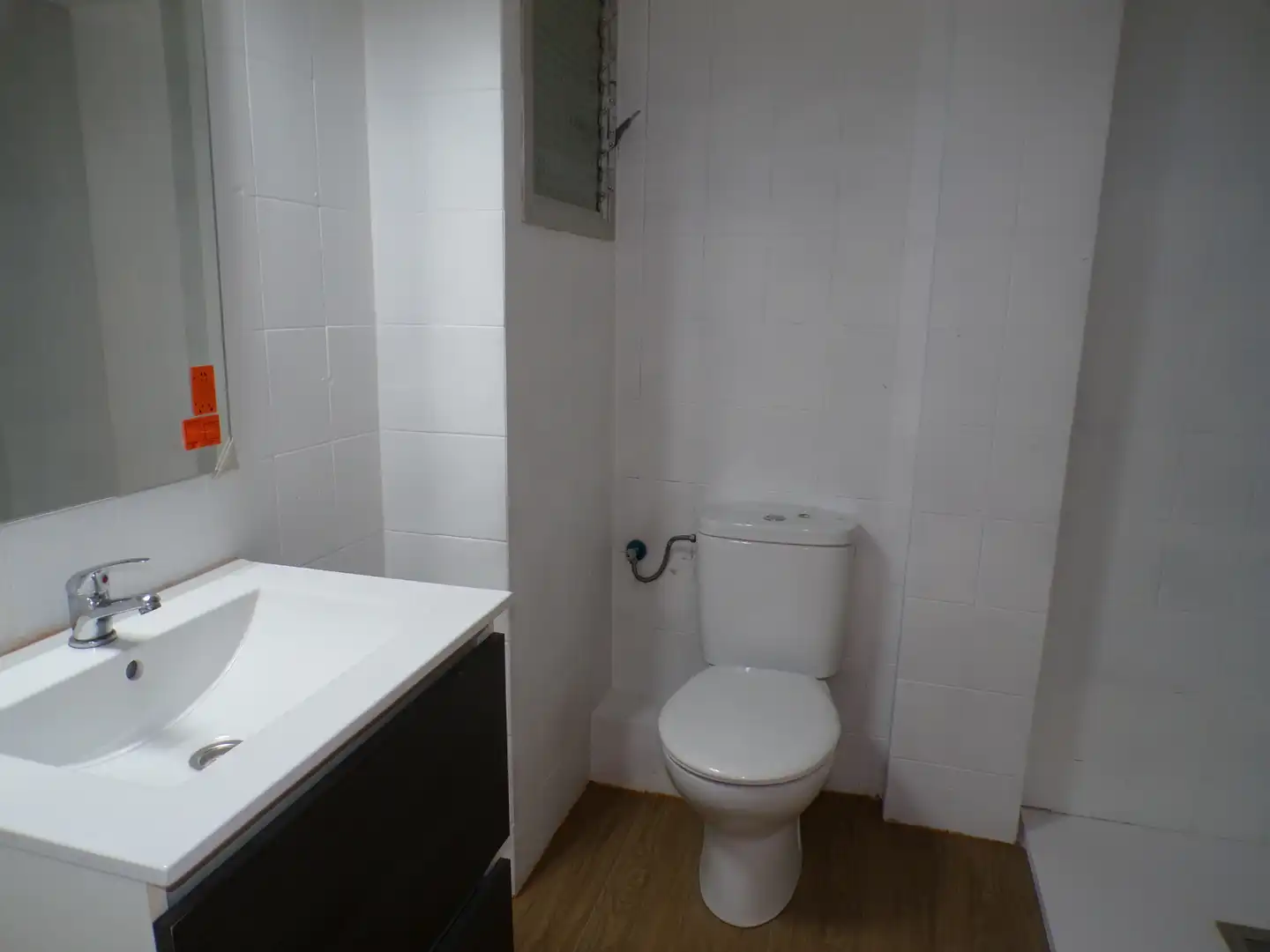Badezimmer von Wohnung zum Verkauf in Godella mit Balkon