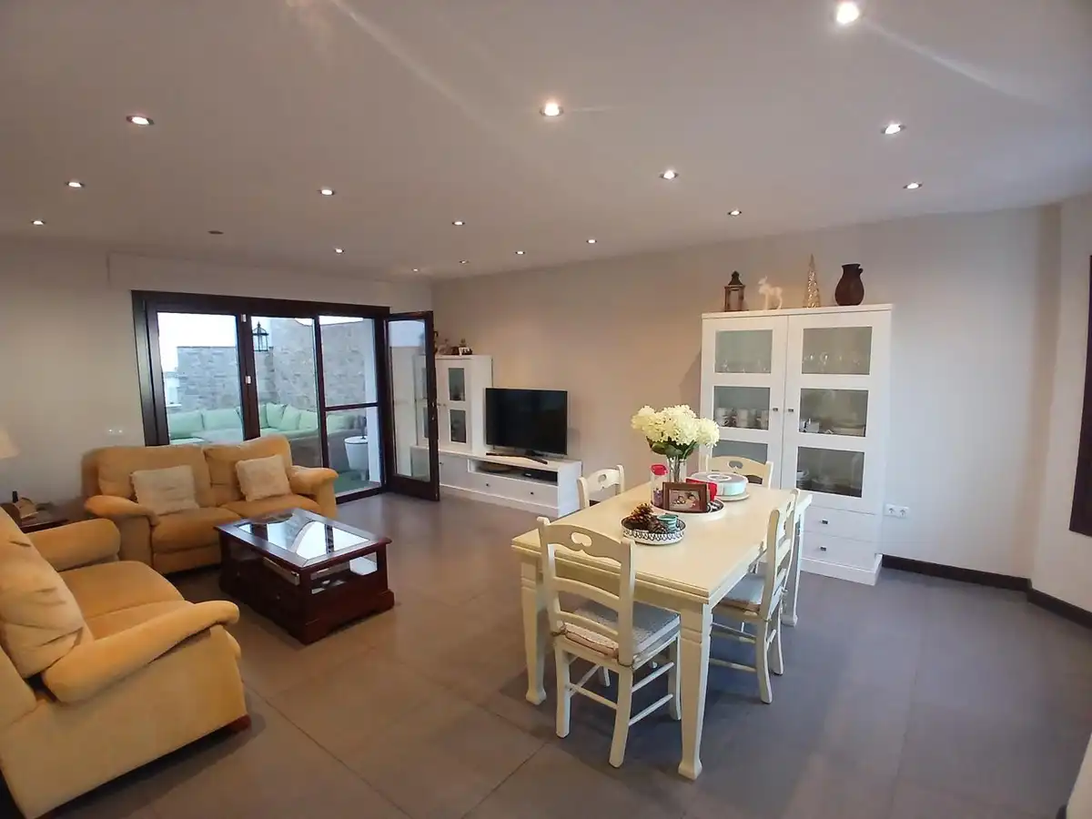Sala de estar de Casa o chalet en venta en Fuengirola con Aire acondicionado, Jardín privado y Terraza