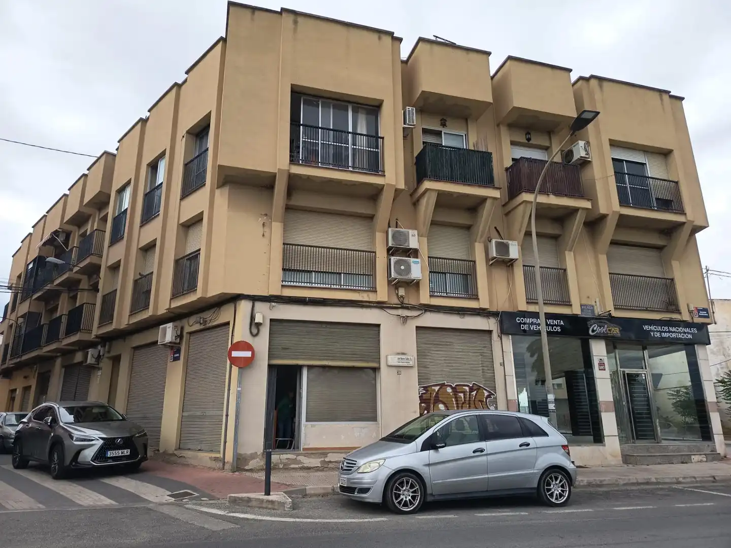 Vista exterior de Local en venda en Murcia amb Aire condicionat
