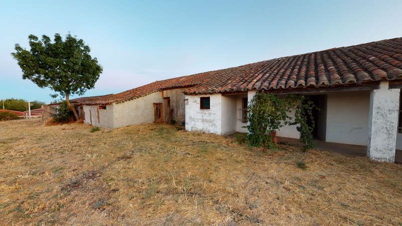 Exterior view of Country house for sale in Mayalde