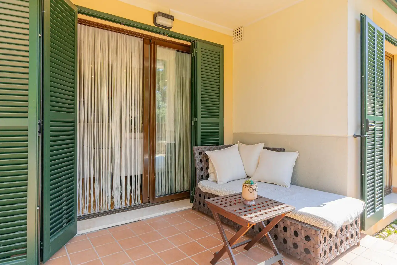 Terrasse von Erdgeschoss zum Verkauf in  Palma de Mallorca mit Klimaanlage, Heizung und Privatgarten