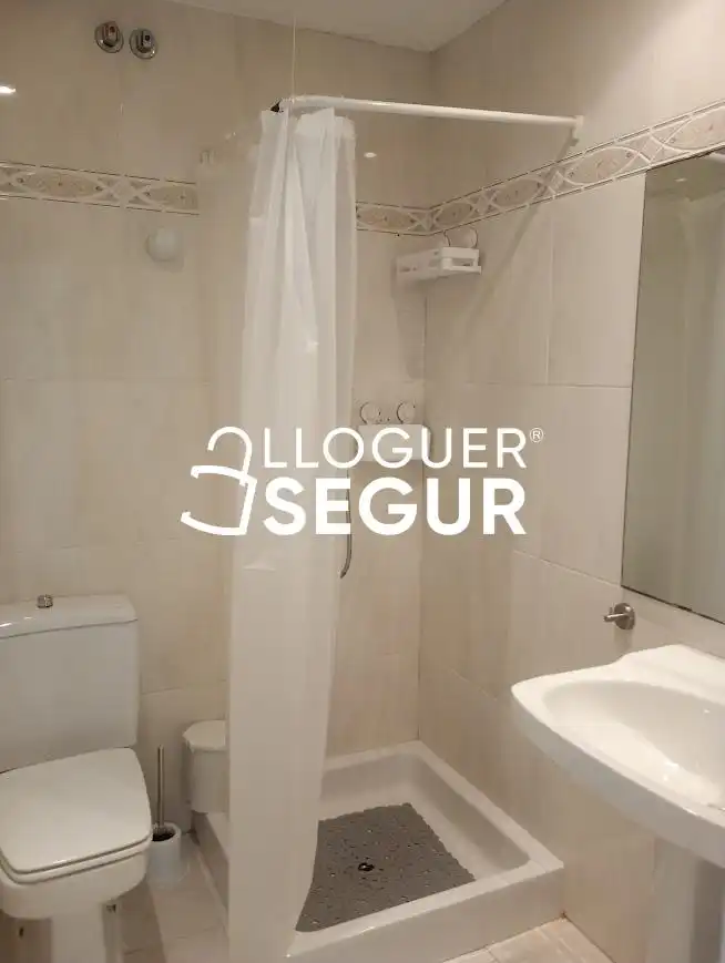 Bany de Pis de lloguer en Sitges amb Terrassa
