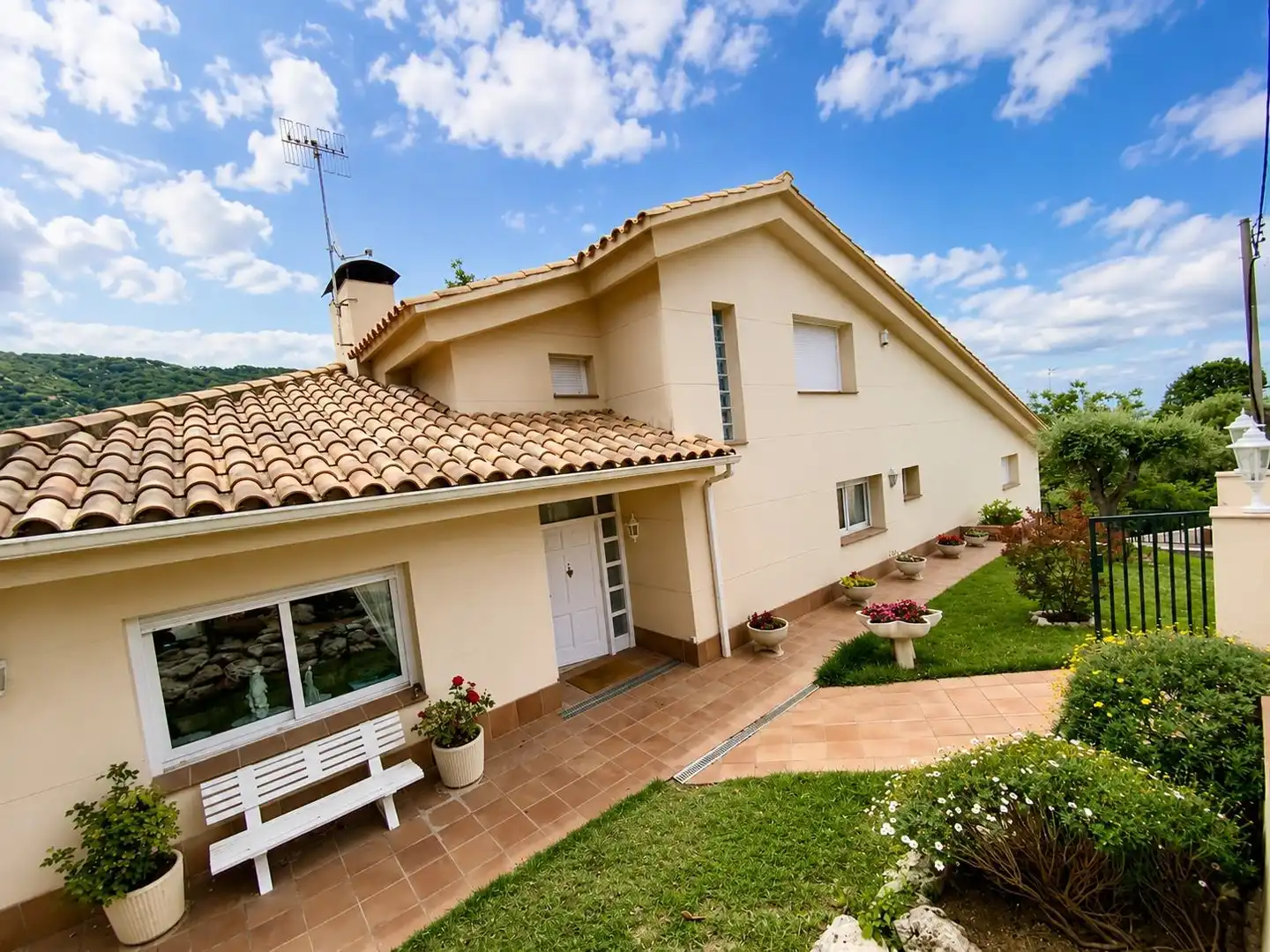 Vista exterior de Casa o xalet en venda en Teià amb Aire condicionat, Calefacció i Jardí privat