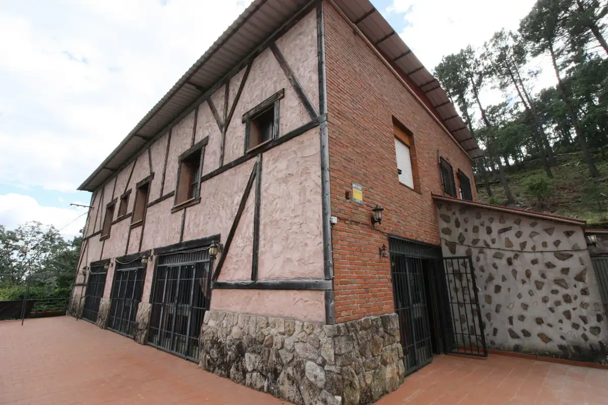 Außenansicht von Country house zum Verkauf in Arenas de San Pedro mit Heizung, Privatgarten und Terrasse