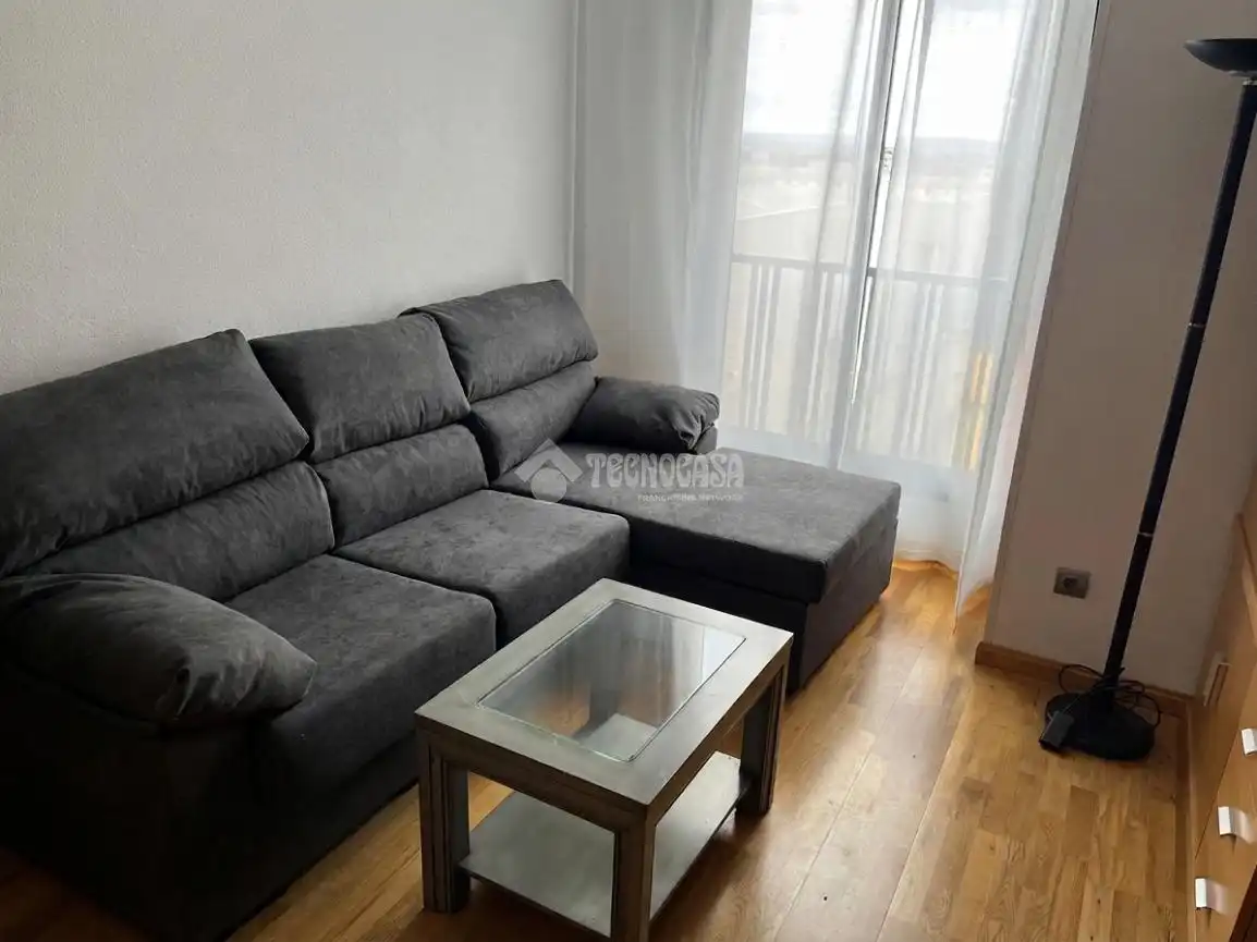 Sala de estar de Piso en venta en Madrid con Amueblado y Piscina comunitaria