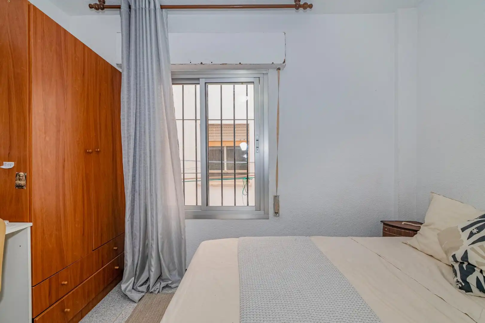 Habitación de Piso en venta en Granada con Amueblado