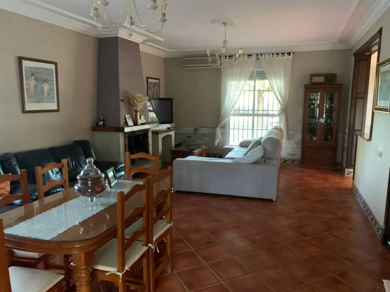 Sala de estar de Casa o chalet en venta en Carmona con Aire acondicionado, Jardín privado y Terraza