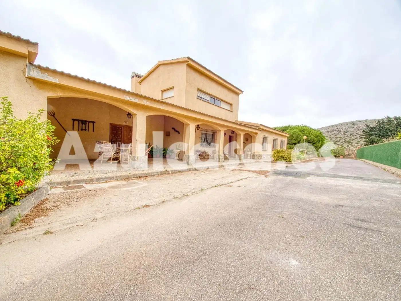 Vista exterior de Casa o xalet en venda en Cartagena amb Jardí privat, Terrassa i Traster