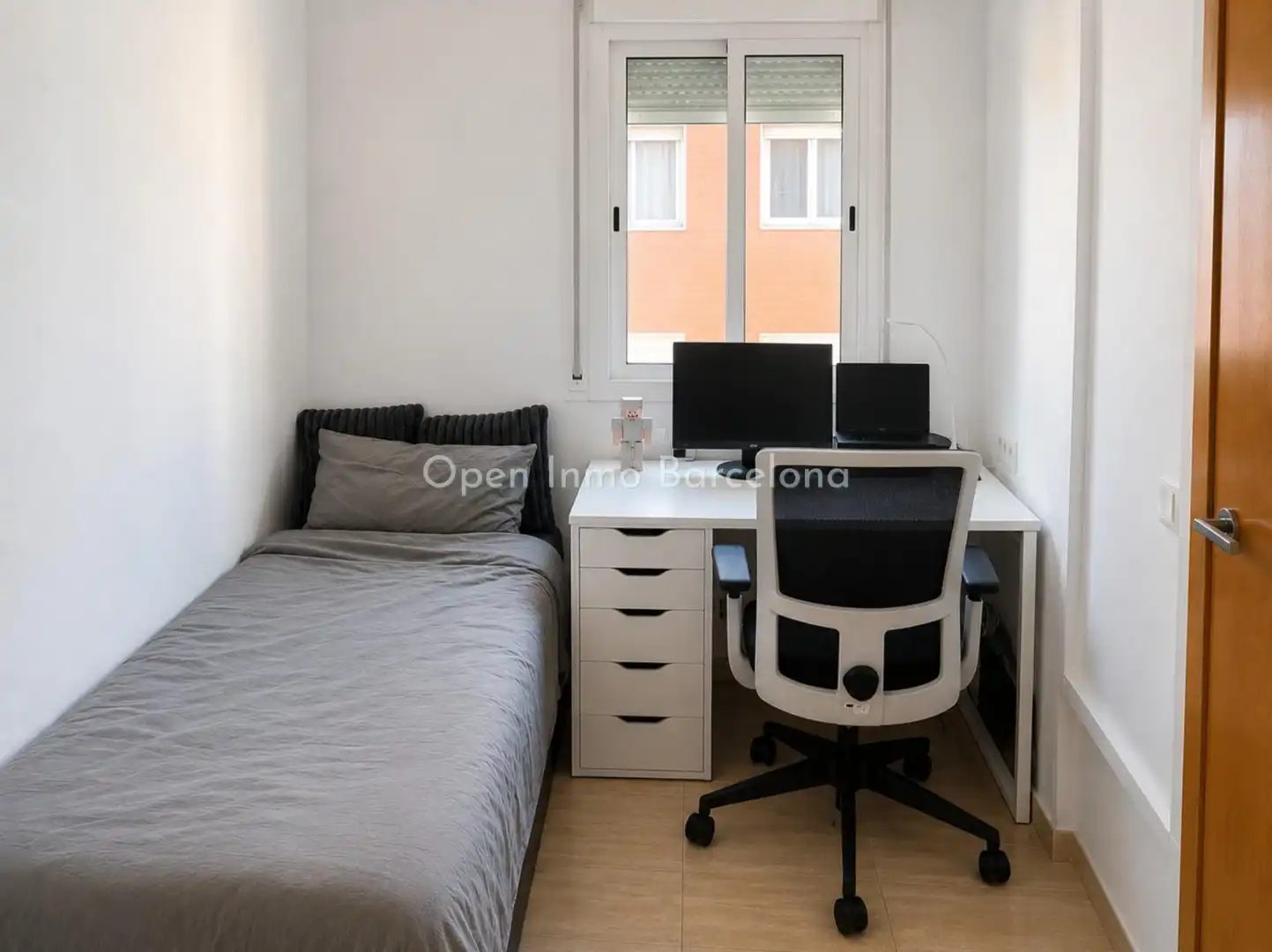 Bedroom of Flat for sale in Vilanova i la Geltrú  with Air Conditioner and Heating