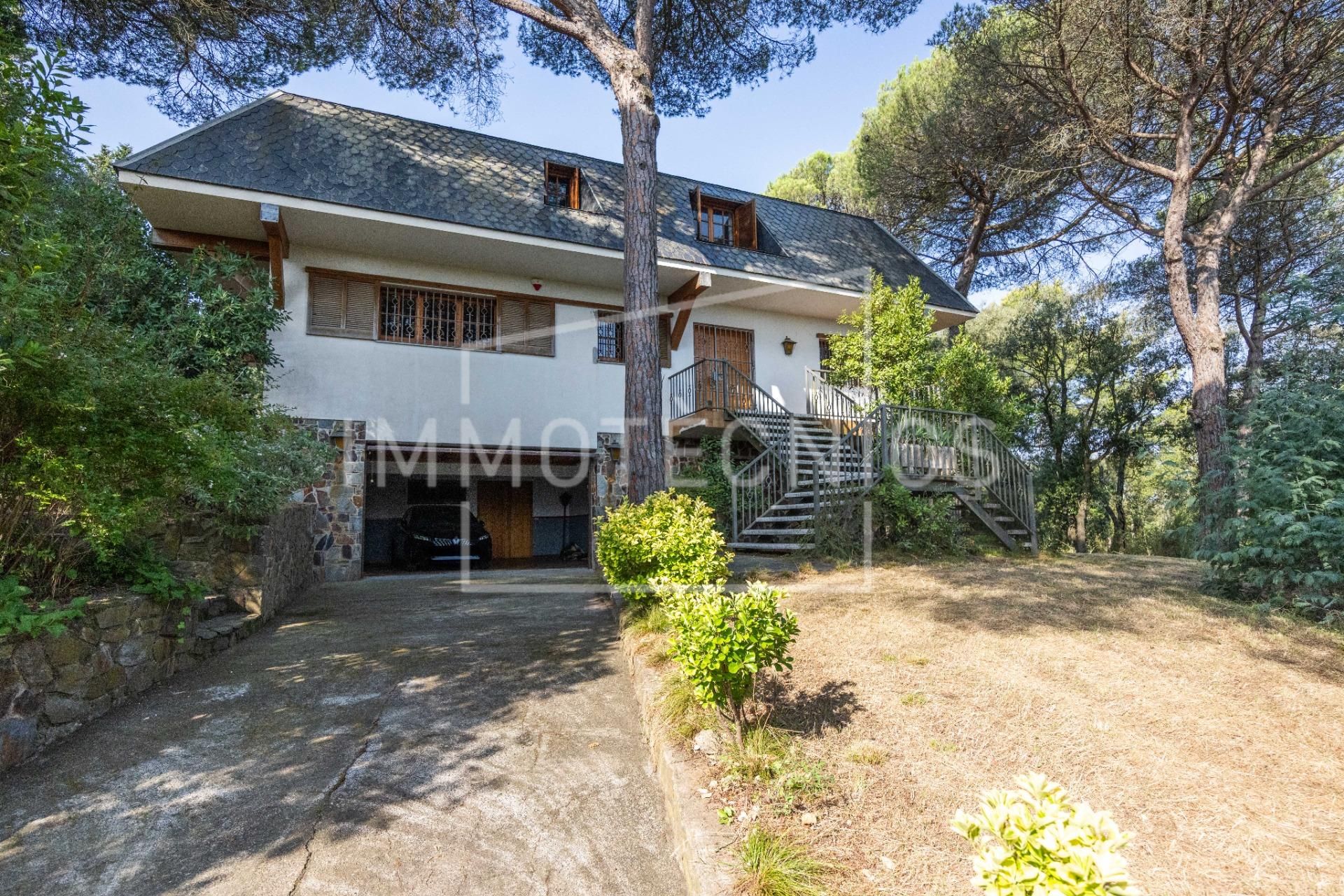 Vista exterior de Casa o chalet en venta en La Roca del Vallès con Jardín privado